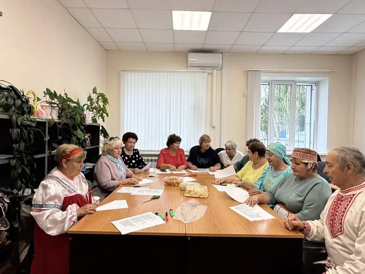 Мероприятие ко Дню языков народов России в Центре общения старшего поколения пгт Алексеевское
