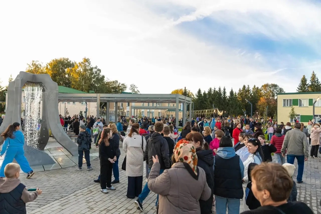 Открытие обновлённого сквера по улице Казакова в Алексеевском районе