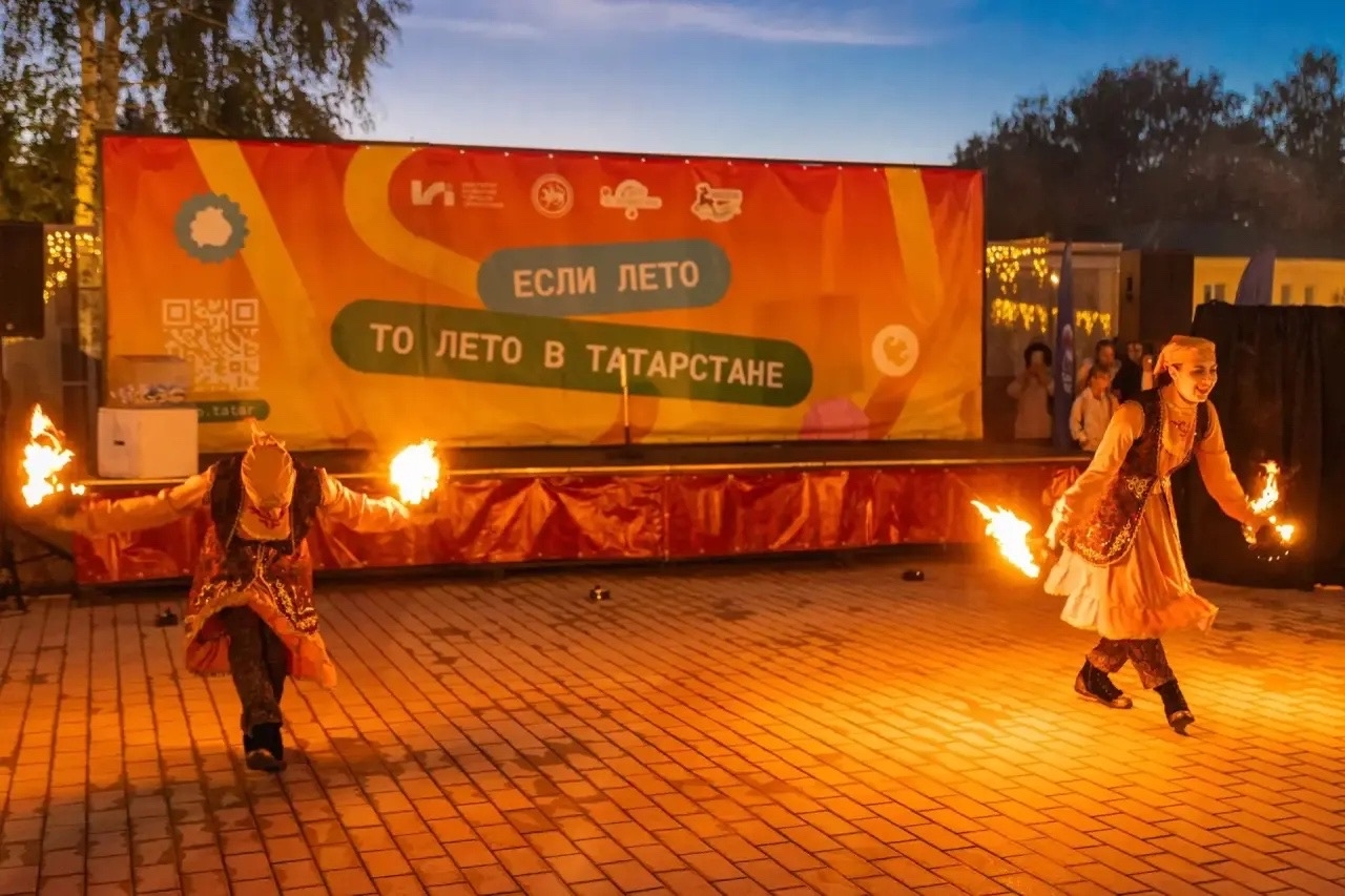 Фонтан, событийная площадка, город мастеров и зоны отдыха.