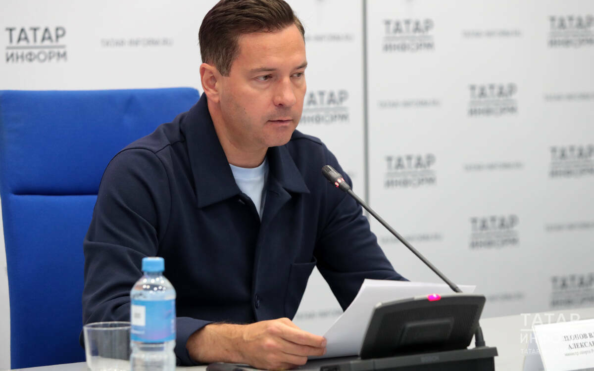  Министр спорта Татарстана Владимир Леонов на пресс-туре перед матчем Россия — Иран в Казани.