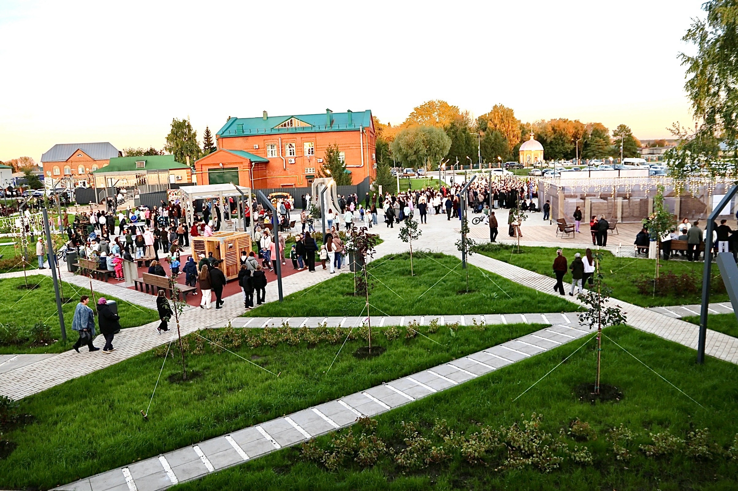 Казаков урамында «Гаилә» һәм Җиңү паркын берләштерделәр