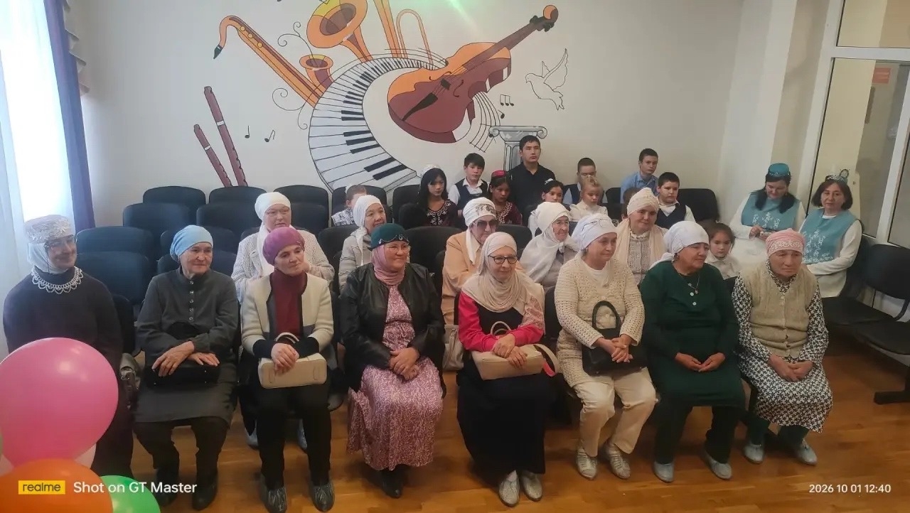 «Тепло сердец: Большетиганская школа поздравила старшее поколение»