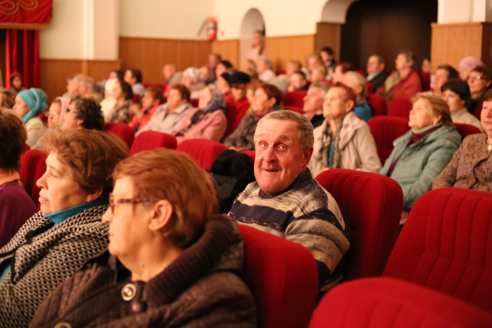 Фоторепортаж с концерта посвященного Дню пожилых людей