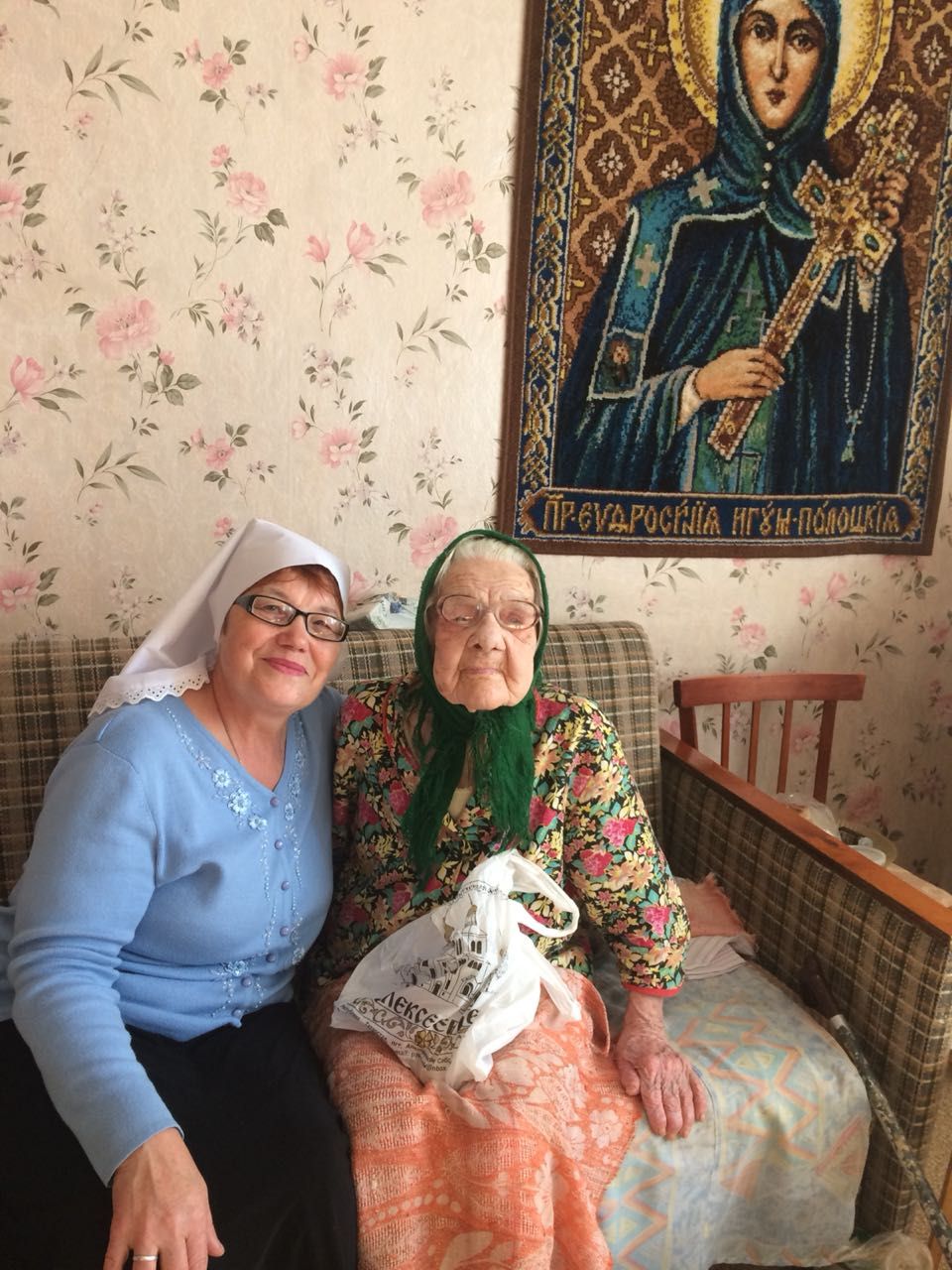 Сёстры милосердия и молодежь Алексеевского района навестили пожилых прихожан