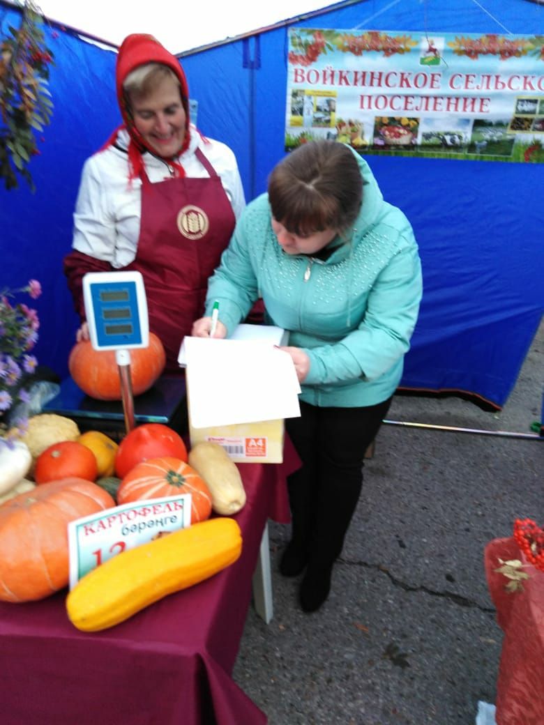 Алексеевцы реализовывают сельскохозяйственную продукцию на городских ярмарках
