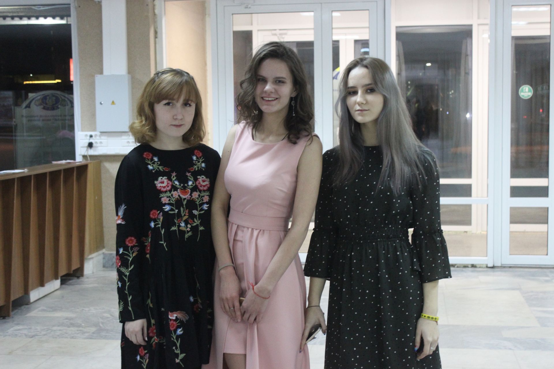 Фоторепортаж: Алексеевская православная молодежь посетила елабужский осенний бал