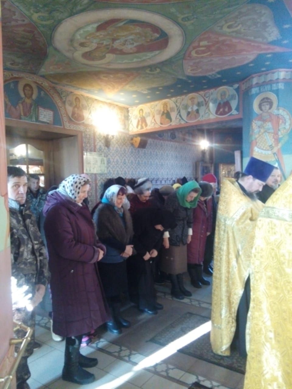 Православные Алексеевского благочиния молебном отпраздновали десятилетие со дня освящения храма Воскресения Христова