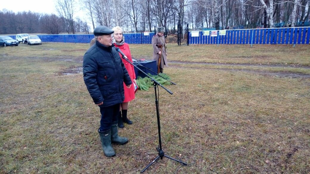 Фоторепортаж:  в Алексеевском районе  захоронили останки двадцати восьми жертв Гражданской войны