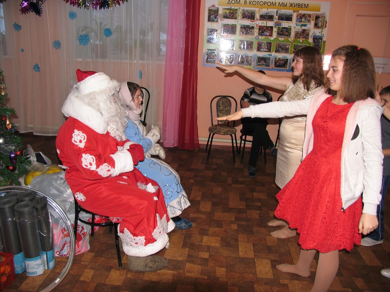 Фоторепортаж: Представители «Мазда-клуб Казань» посетили детей из приюта «Забота»
