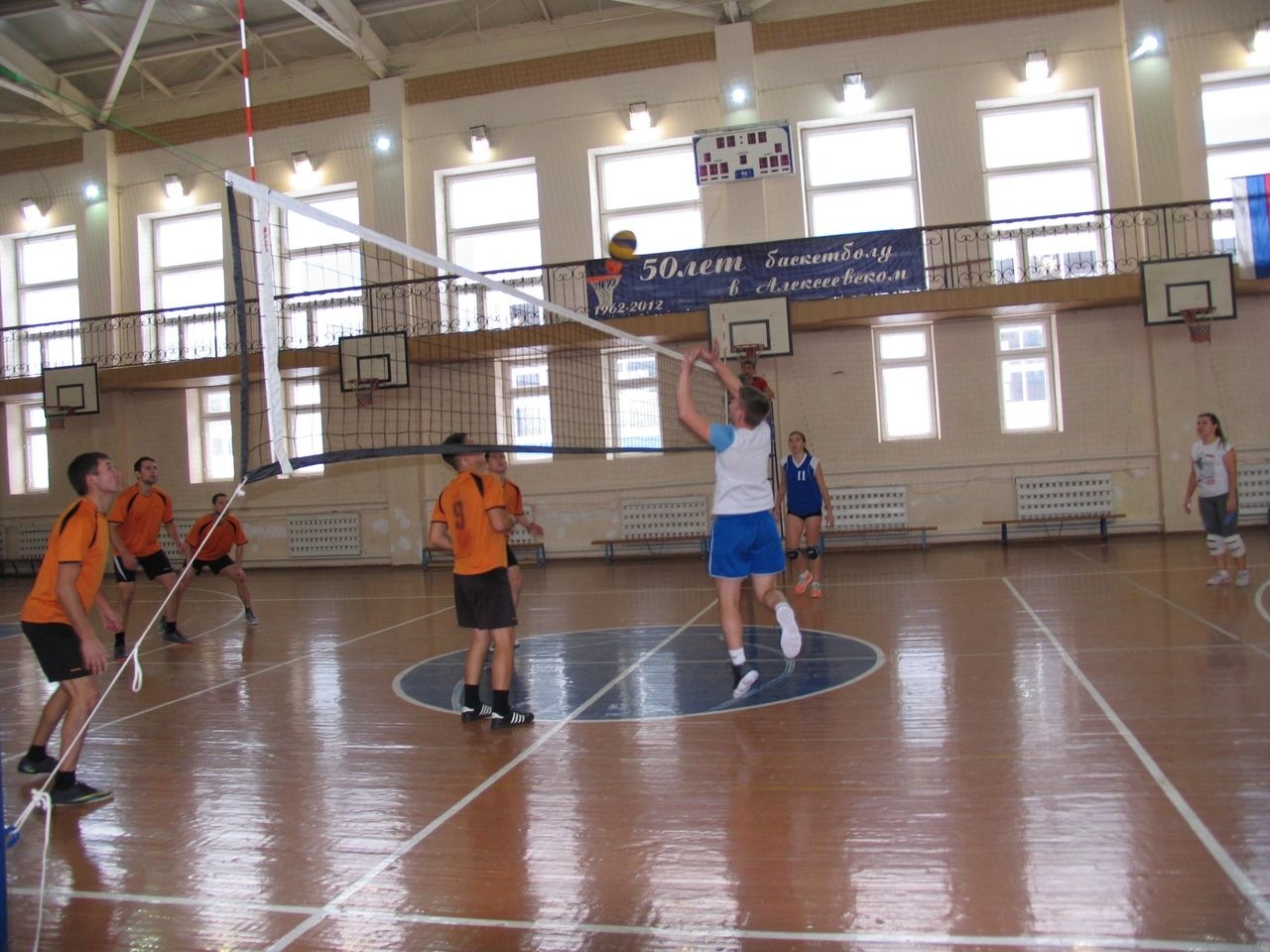 В Алексеевском проходит волейбольный Кубок Главы Алексеевского района.