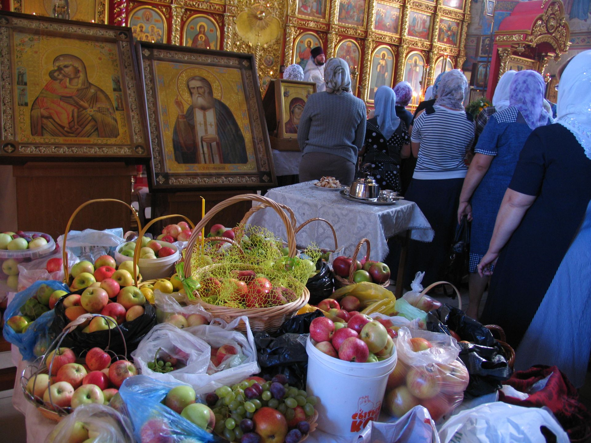 Алексеевцы празднуют яблочный Спас