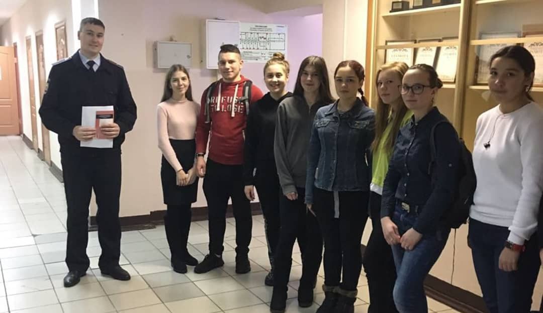 В рамках акции «Студенческий десант» общественники провели экскурсию для студентов Алексеевского Аграрного Колледжа