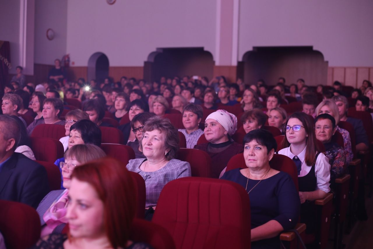 Фоторепортаж: Торжественное мероприятие, посвященное Дню учителя