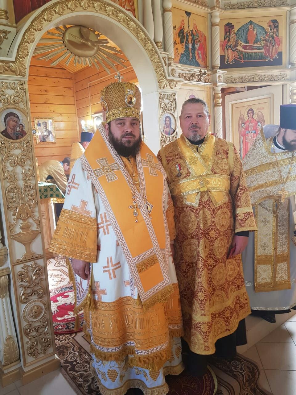 Фоторепортаж: Епископ Чистопольский и Нижнекамский освятил храм в Алексеевском районе