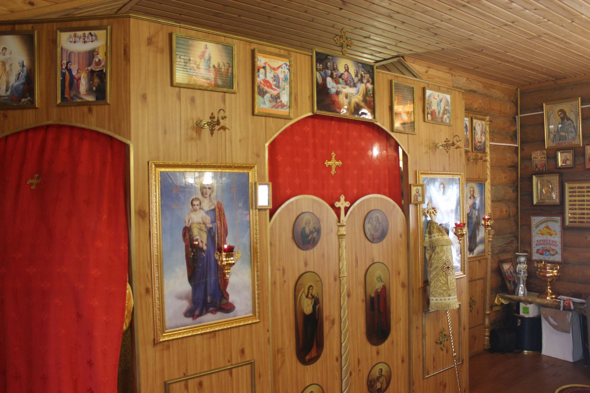 Епископ Чистопольский и Нижнекамский освятил храм в Лебедино