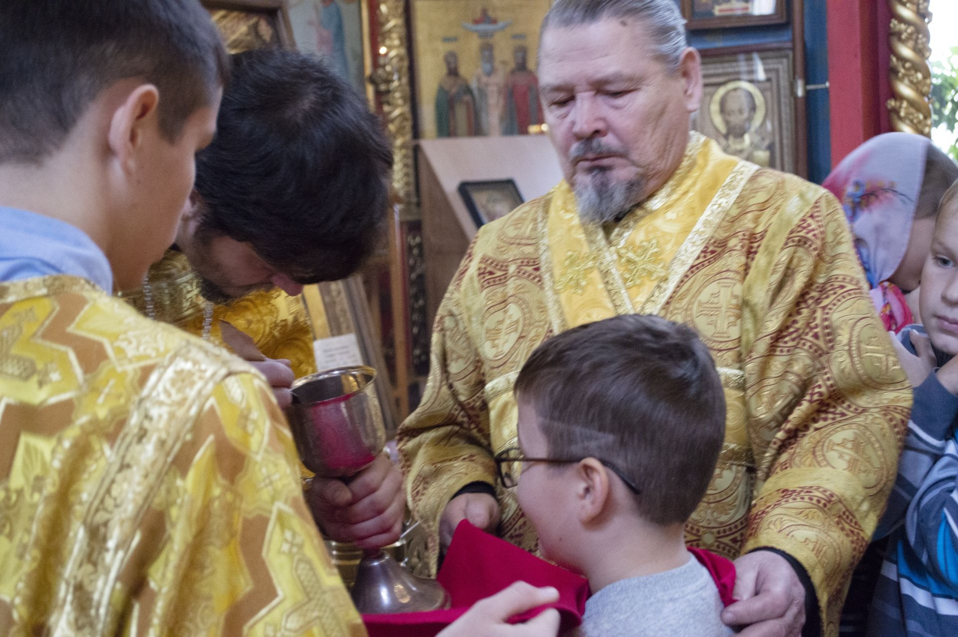 В Алексеевском впервые была отслужена детская Божественная Литургия