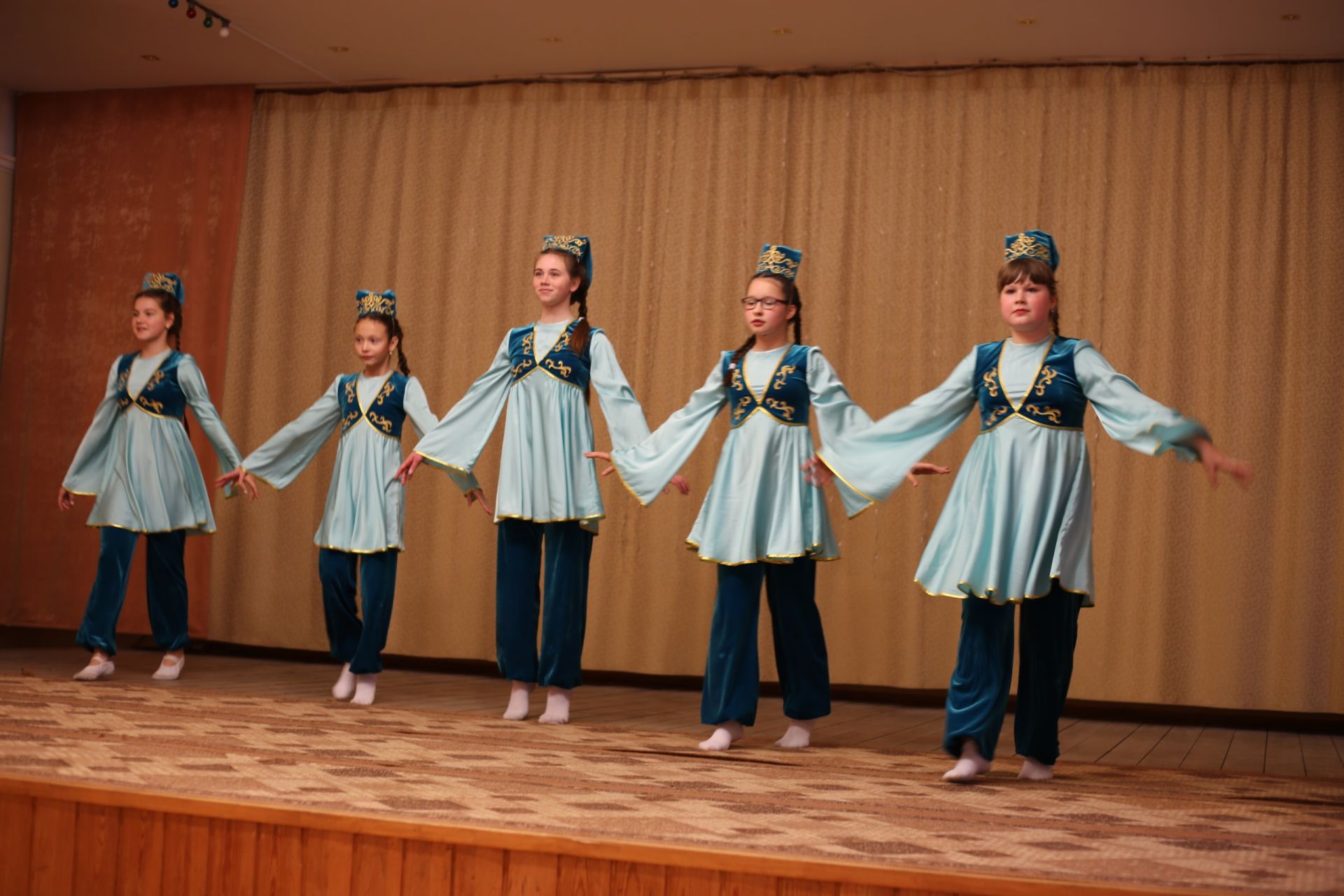 Фоторепортаж: в Детской школе искусств состоялся концерт, посвященный Дню народного единства