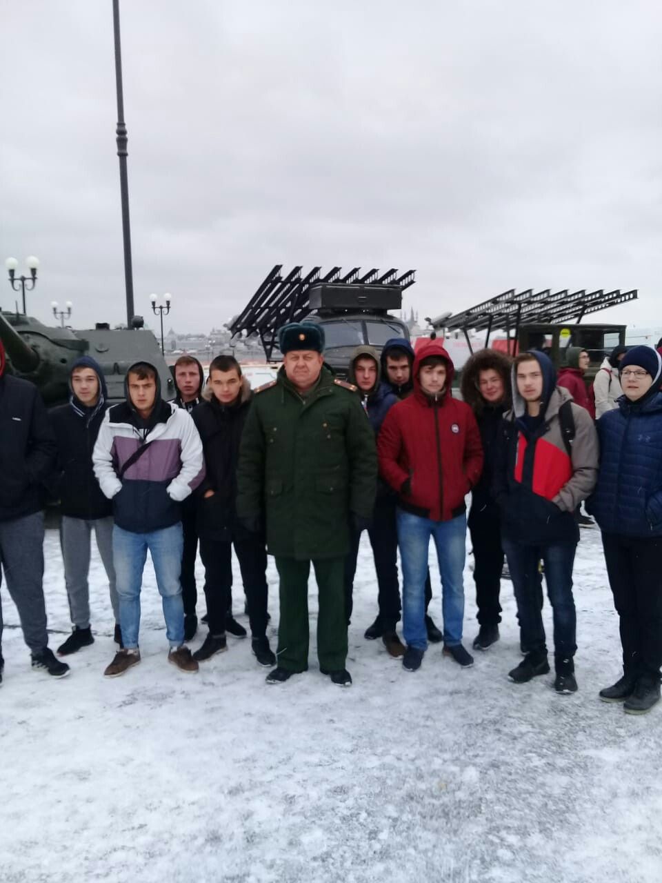 Студенты Алексеевского Аграрного колледжа узнали, как поступить в военные ВУЗы и служить «по контракту»