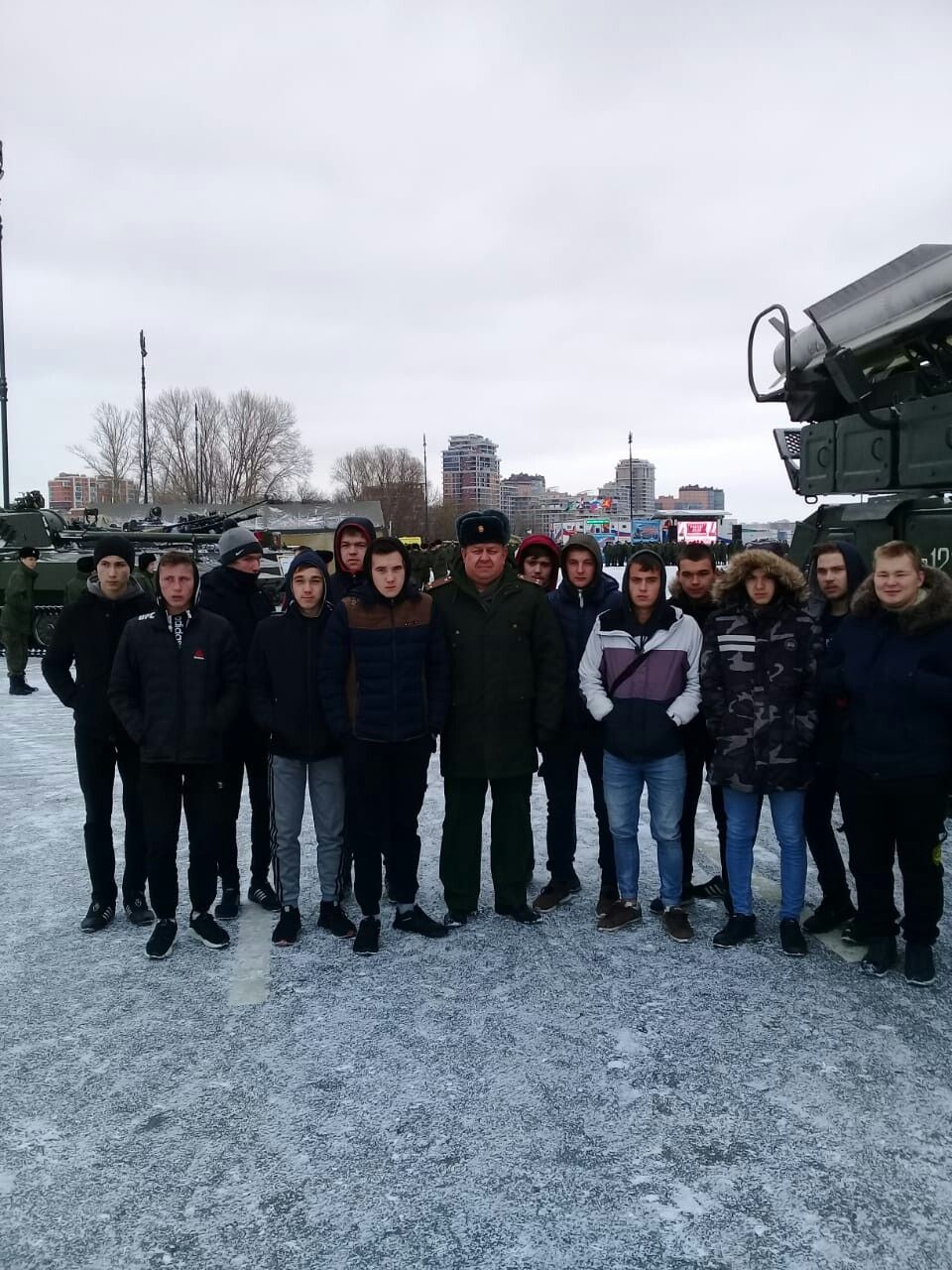 Студенты Алексеевского Аграрного колледжа узнали, как поступить в военные ВУЗы и служить «по контракту»