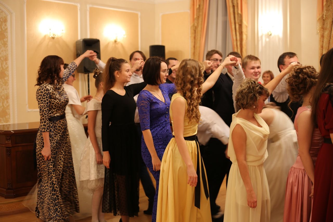 Фоторепортаж: В Алексеевском в День народного единства состоялся молодежный бал