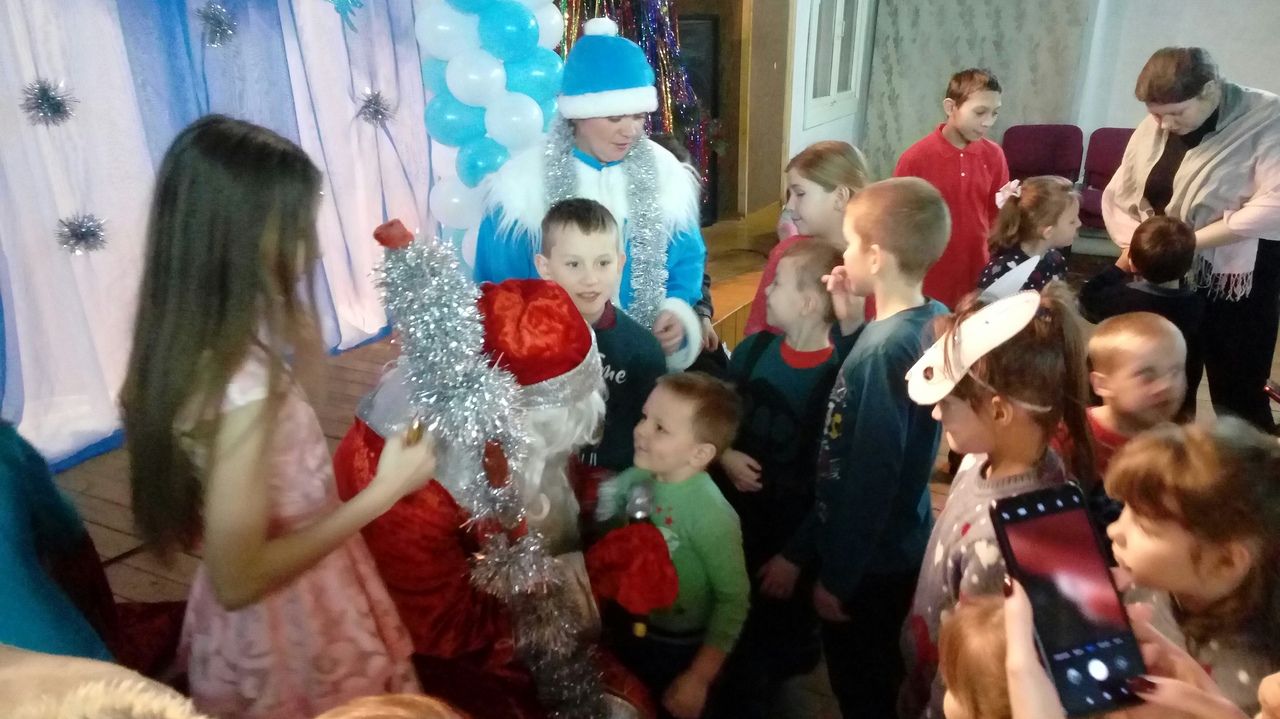 Видео и Фоторепортаж: В Алексеевском депутаты провели благотворительную елку