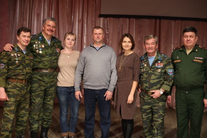 Фоторепортаж: Концерт группы «Голубые береты» стал подарком Алексеевским воинам-интернационалистам
