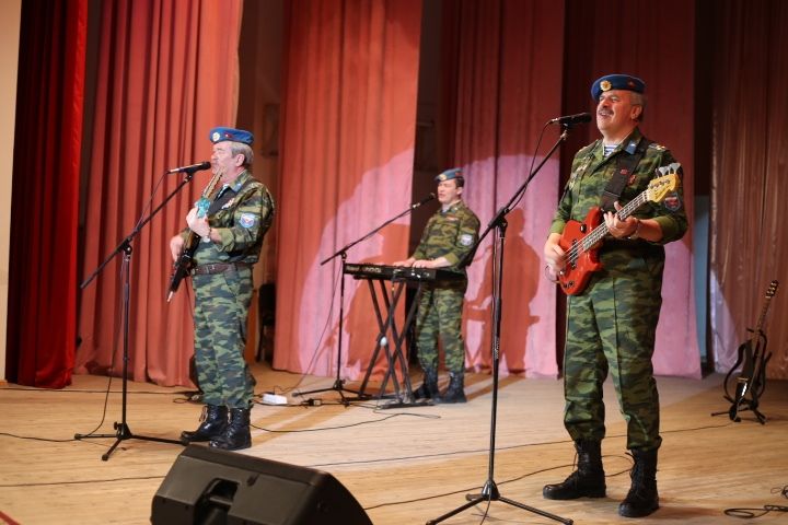 Фоторепортаж: Концерт группы «Голубые береты» стал подарком Алексеевским воинам-интернационалистам