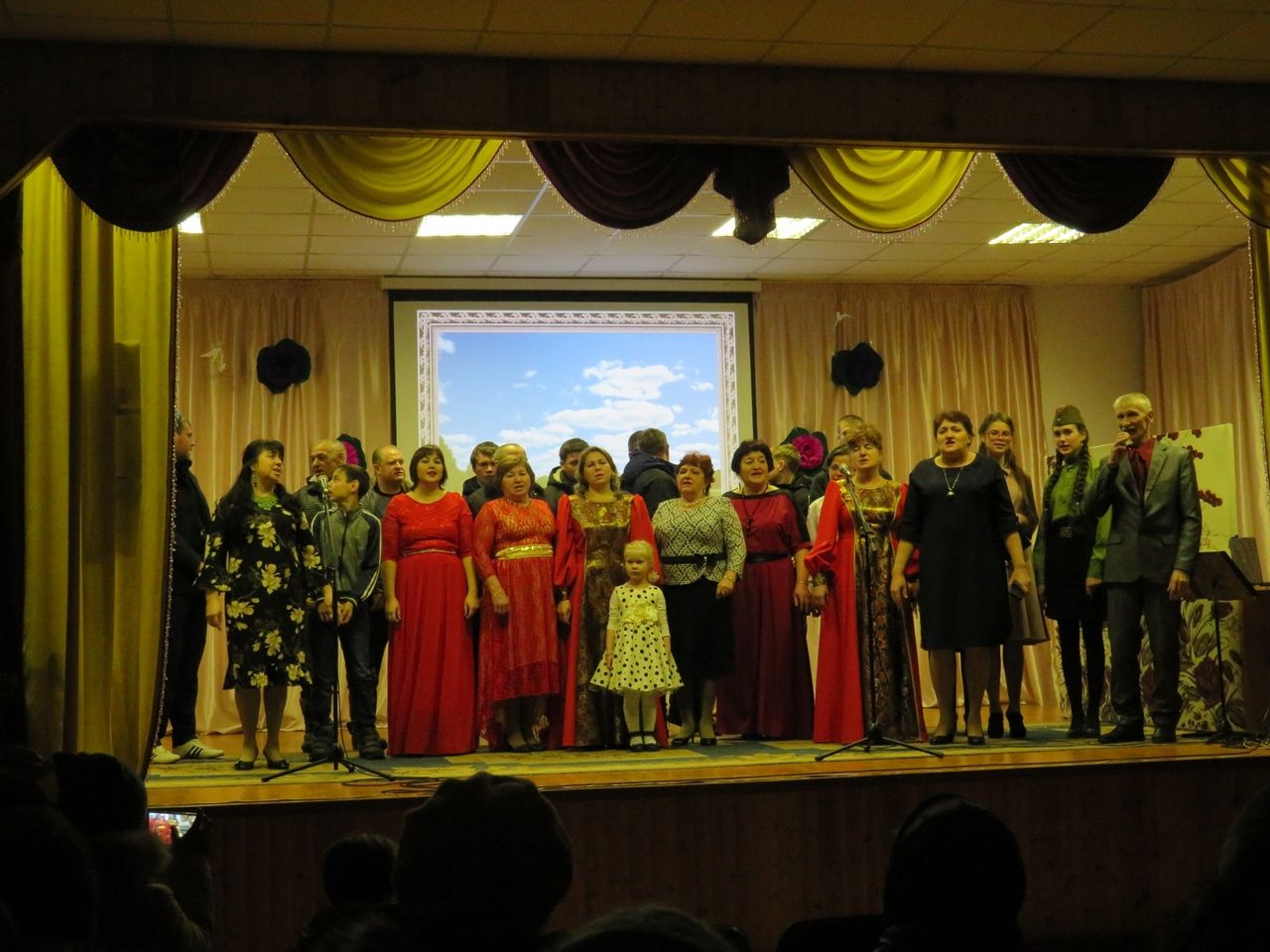 Фоторепортаж: Концерт «Во славу Отечества» в Ялкынском СДК