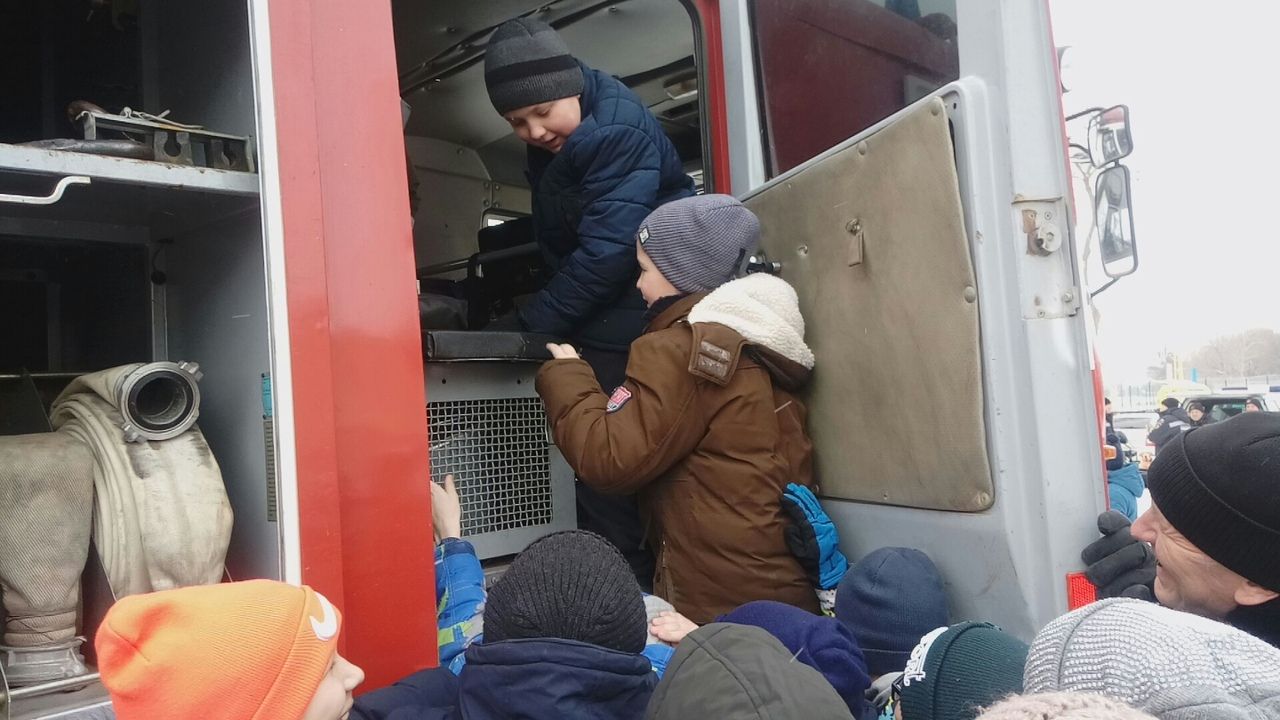 В Алексеевском районе спасатели и пожарные проводят практические занятия со школьникам