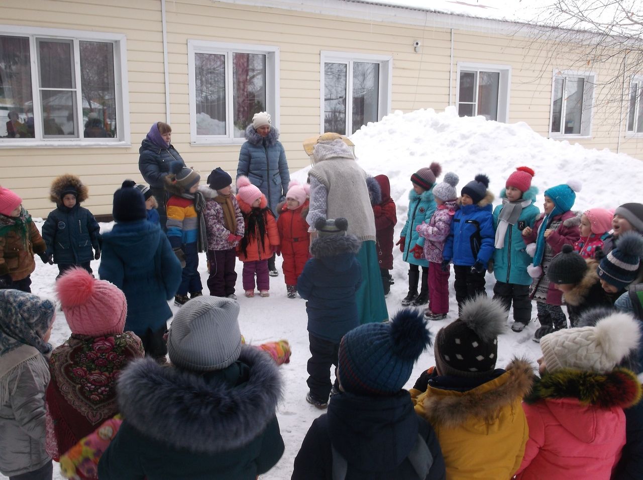 Фоторепортаж: В Алексеевском детском саду «Зайчик» прошла Масленица