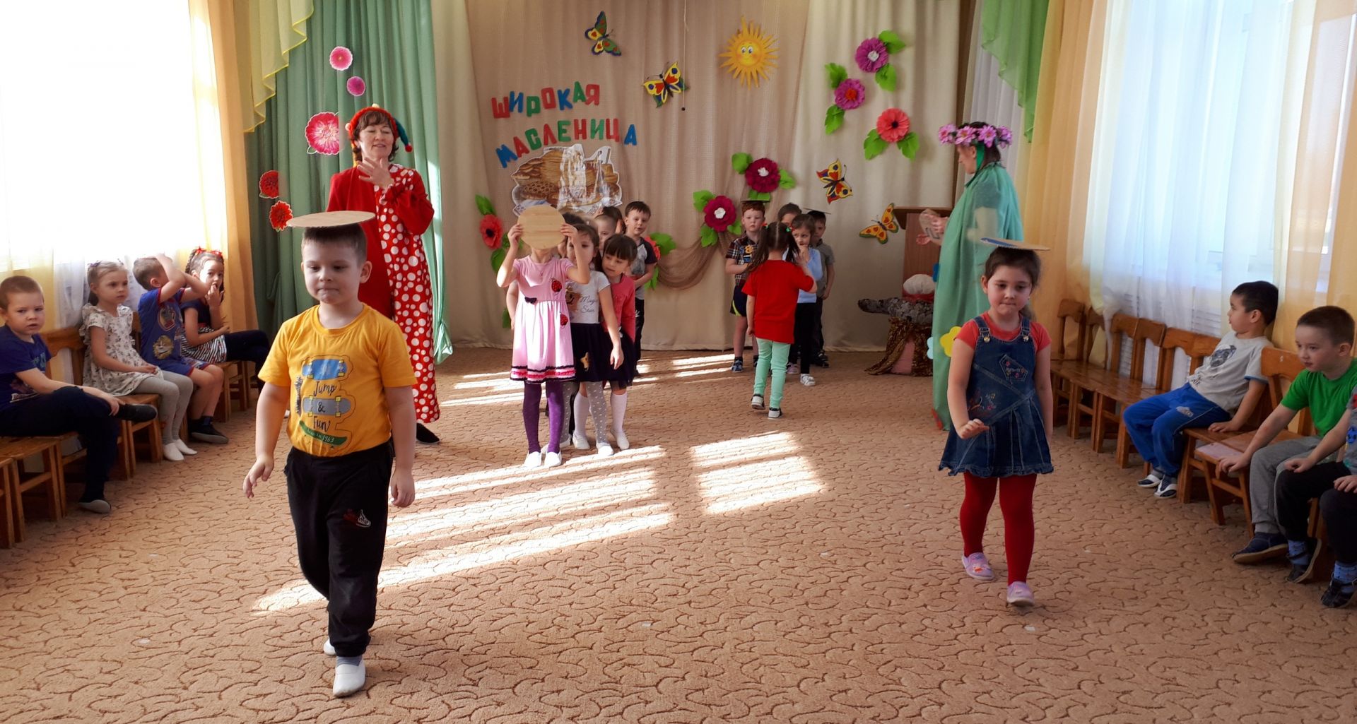 Фоторепортаж:13 марта в нашем садике прошёл физкультурно-музыкальный праздник «Масленица».
