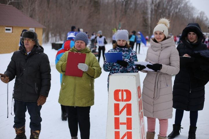 В Алексеевском на закрытие лыжного сезона пришло свыше трёхсот участников