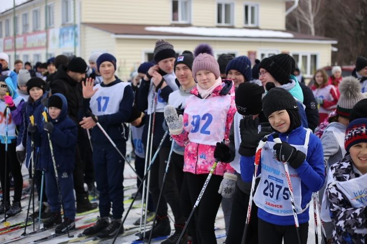 В Алексеевском на закрытие лыжного сезона пришло свыше трёхсот участников