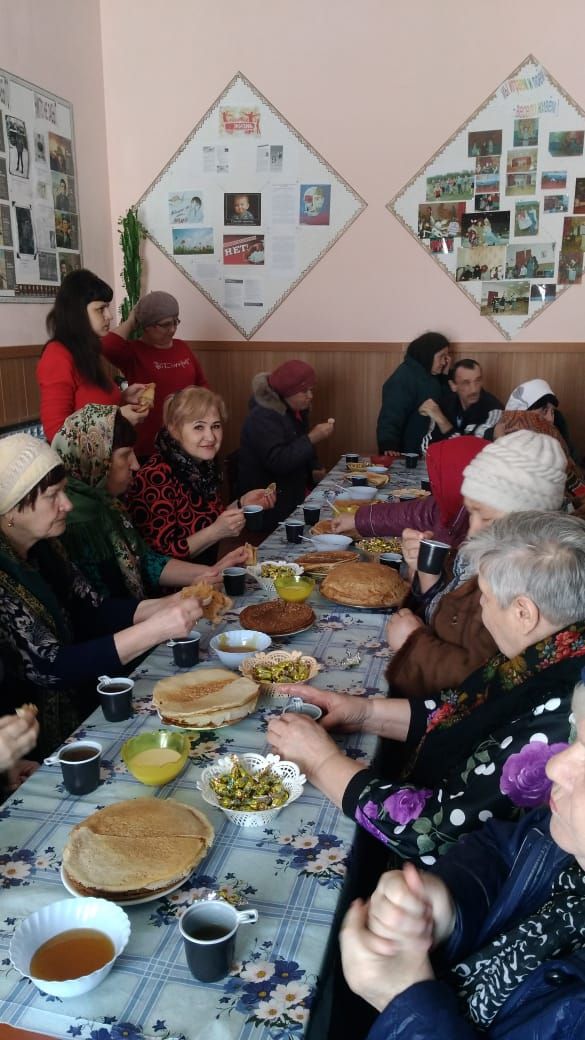 В минувшее воскресенье культработники села Левашево организовали празднование Масленицы