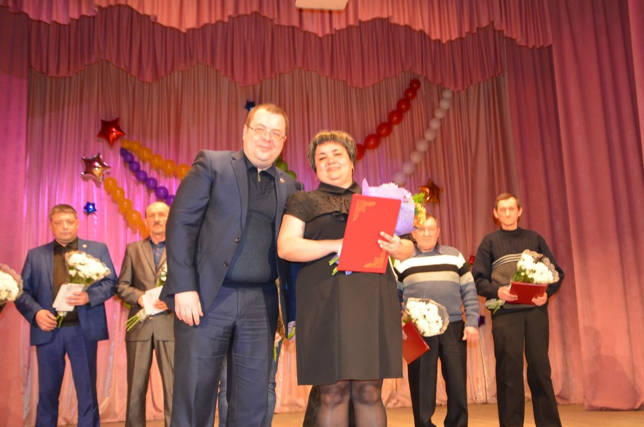 Глава района Сергей Демидов наградил лучших работников коммунального хозяйства