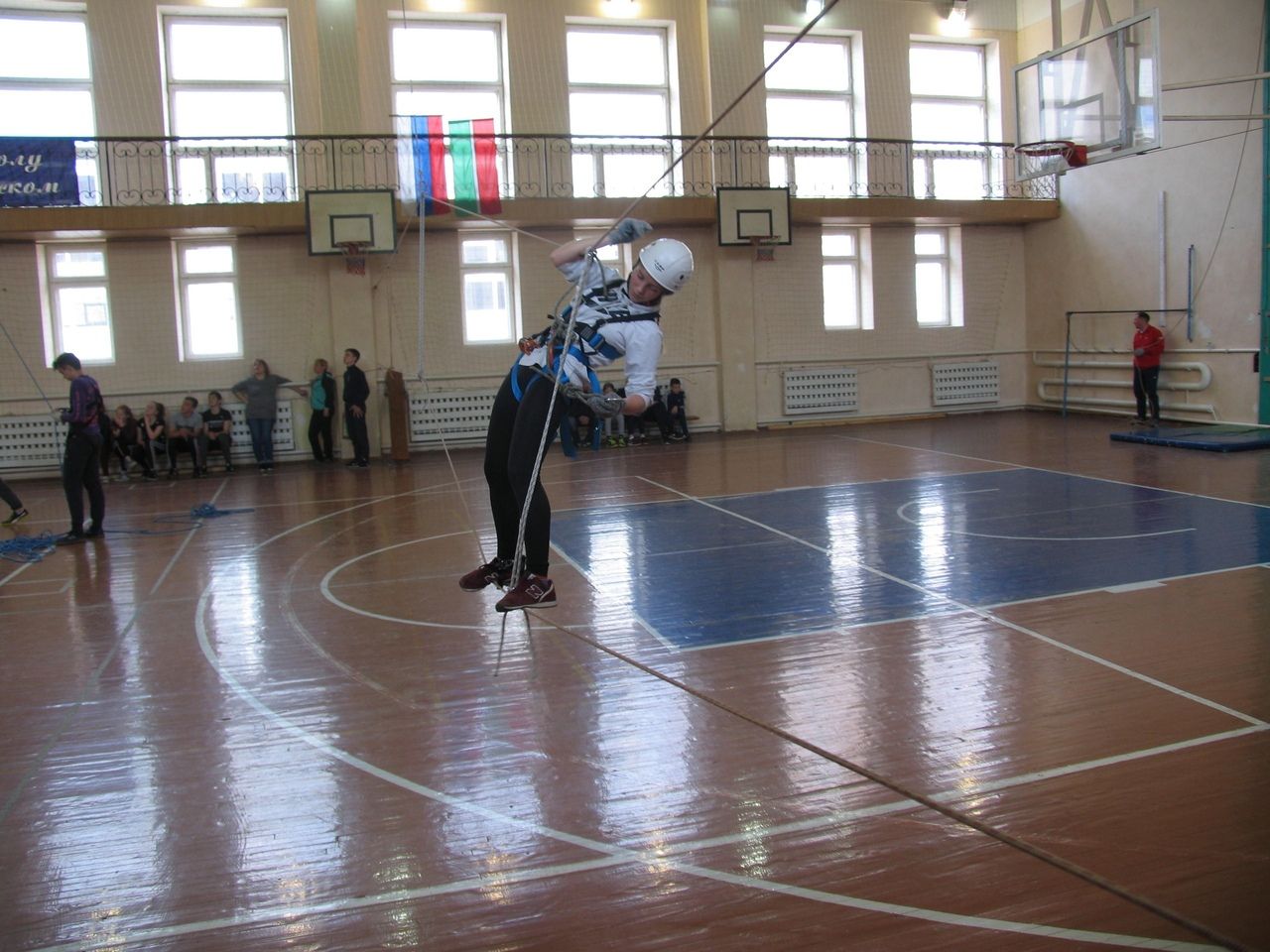 Фоторепортаж: В Алексеевском прошли первые соревнования по спортивному туризму в зале