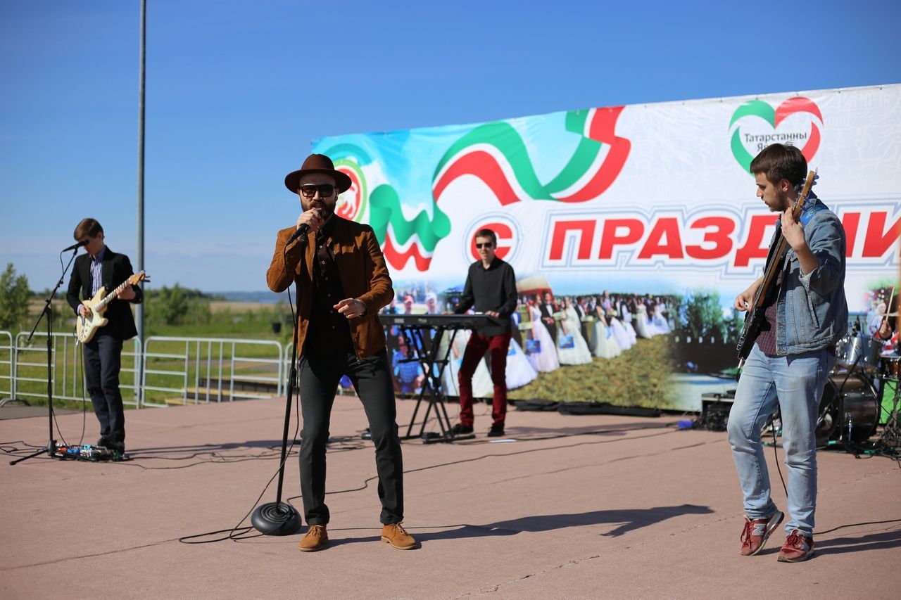 Фейерверк, столичные артисты и чествование на Камских берегах: в Алексеевском отгремел районный Фестиваль талантливой молодёжи