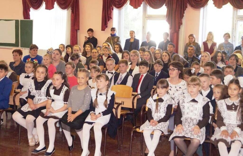 В Алексеевской третьей школе наградили лучших учеников