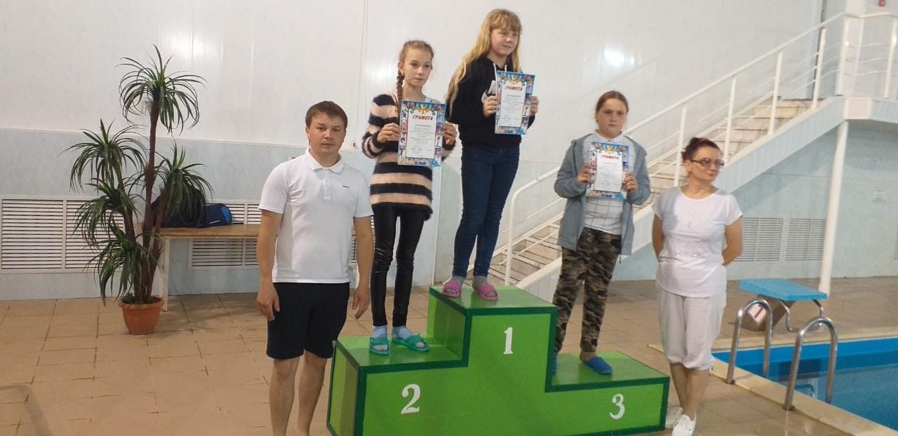 Фотофакт: В плавательном бассейне прошли соревнования Первенства спортшколы Алексеевского района по плаванию