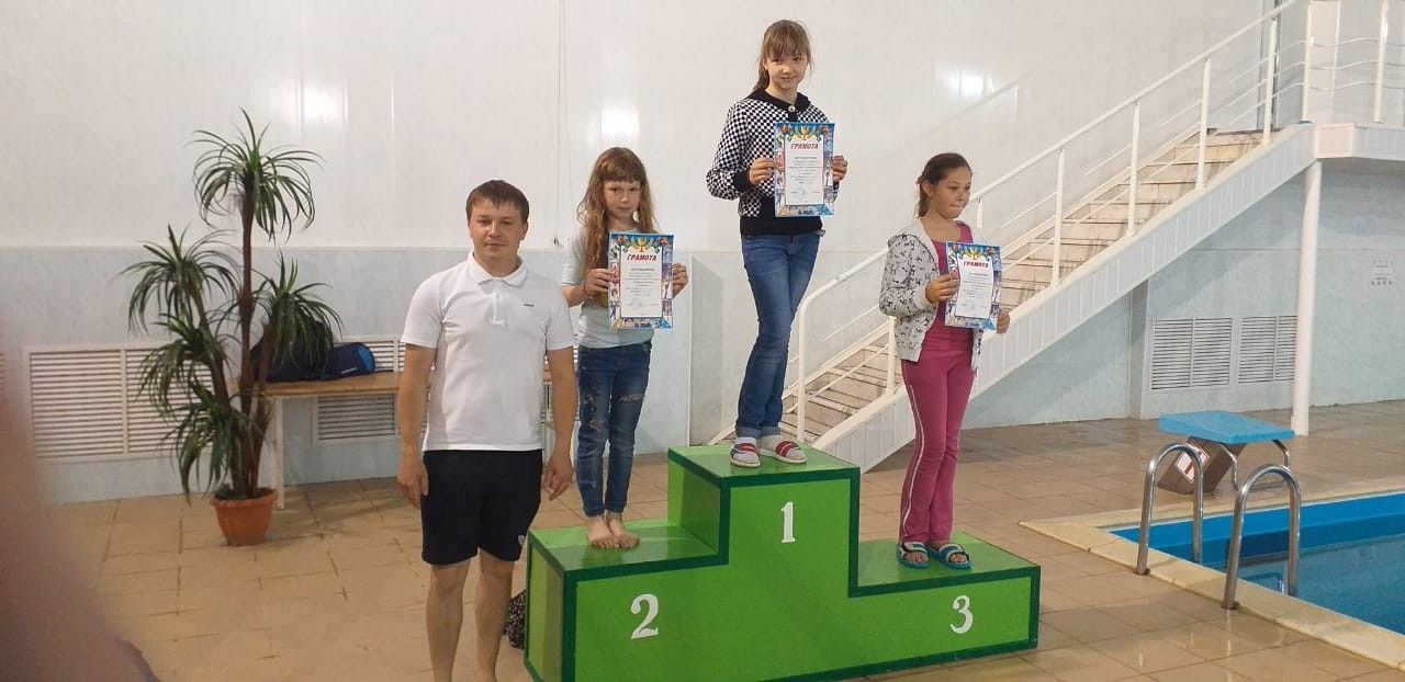 Фотофакт: В плавательном бассейне прошли соревнования Первенства спортшколы Алексеевского района по плаванию