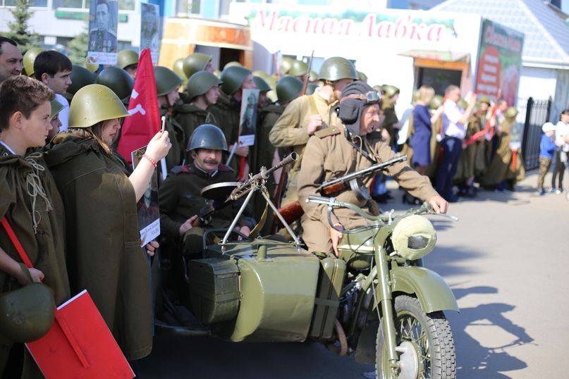 Фоторепортаж: "Бессмертный полк" прошел по улицам Алексеевского
