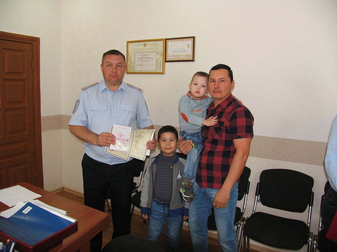 В Алексеевском вручили паспорта РФ уроженцам иностранных государств