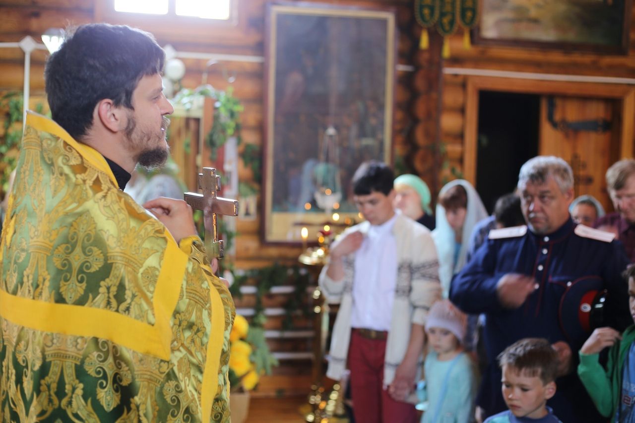 Фоторепортаж: Весело и ярко отпраздновали Троицу в Куркуле