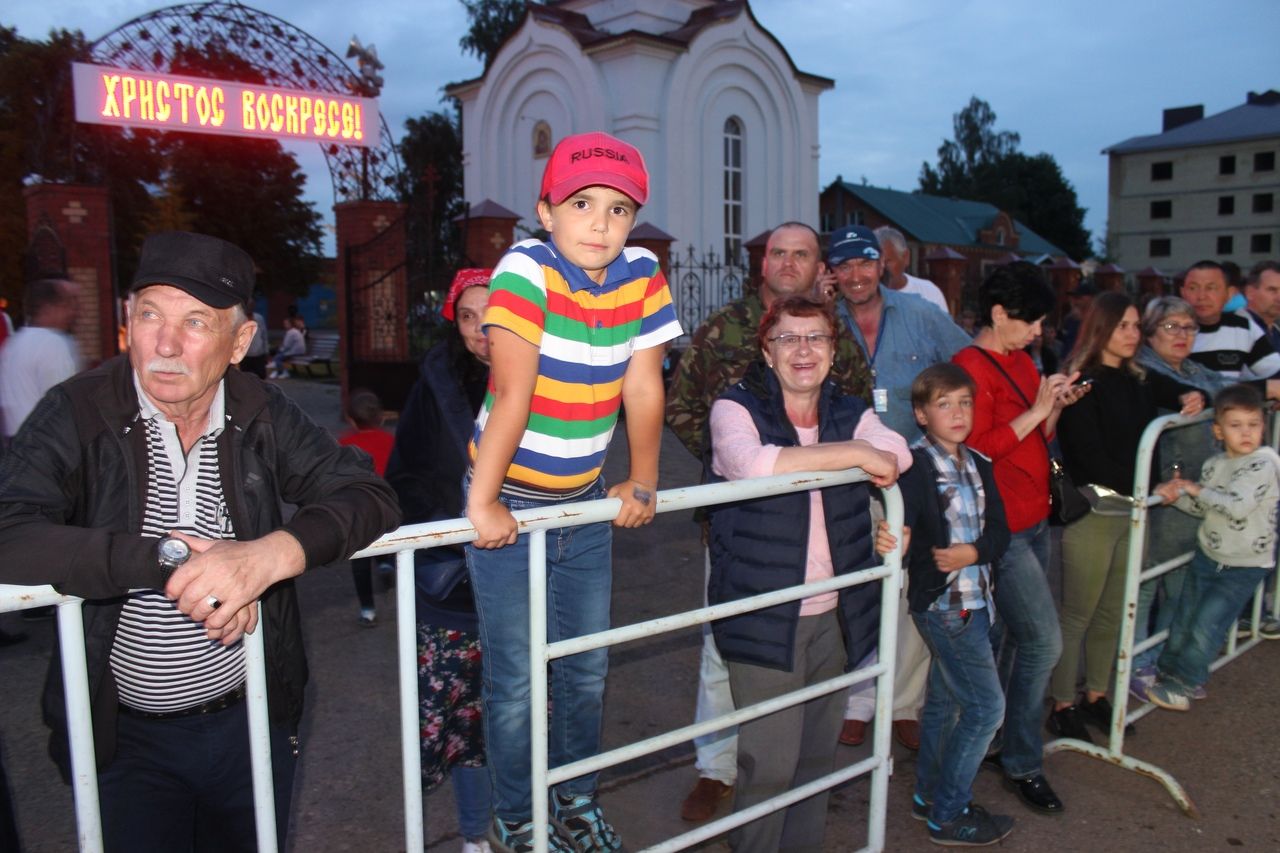 Фоторепортаж: вечерним концертом и праздничным салютом завершился первый день «Алексеевских перезвонов»