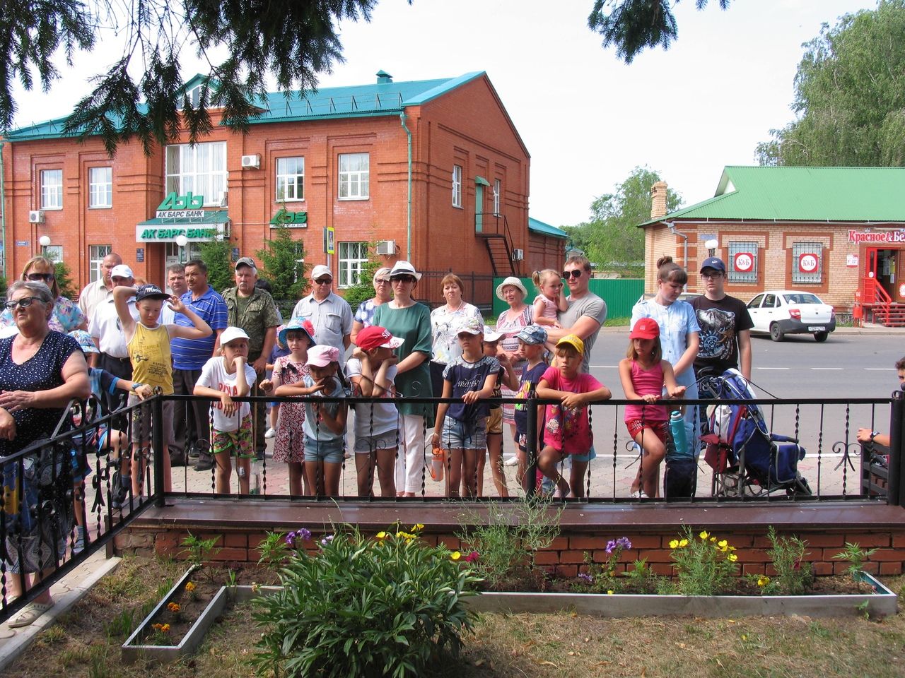 Фоторепортаж: в Алексеевском прошел памятный митинг, посвященный Дню памяти и скорби