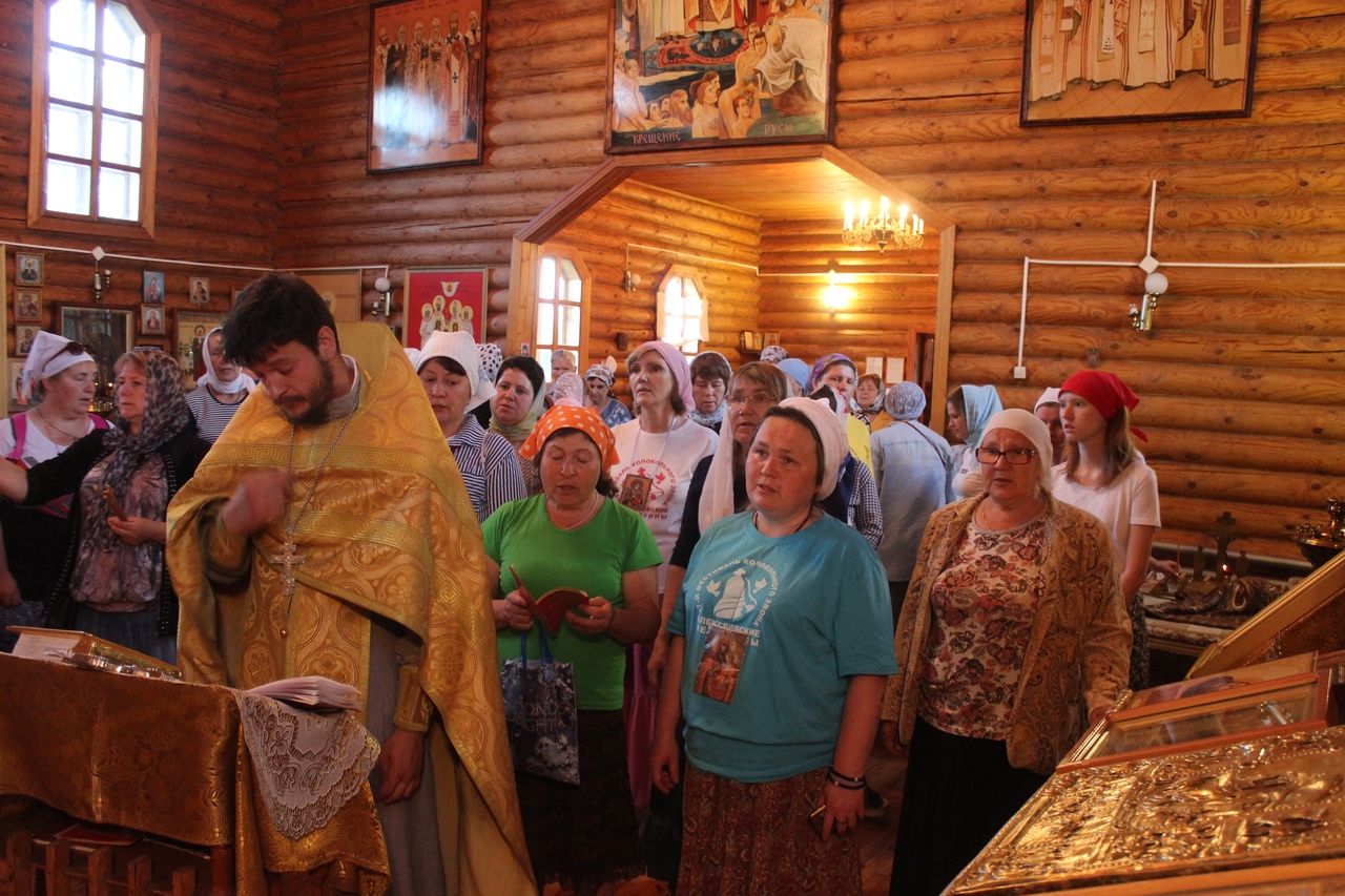 Фоторепортаж: 40 человек дошли до Куркуля в первый день крестного хода на Святой ключ