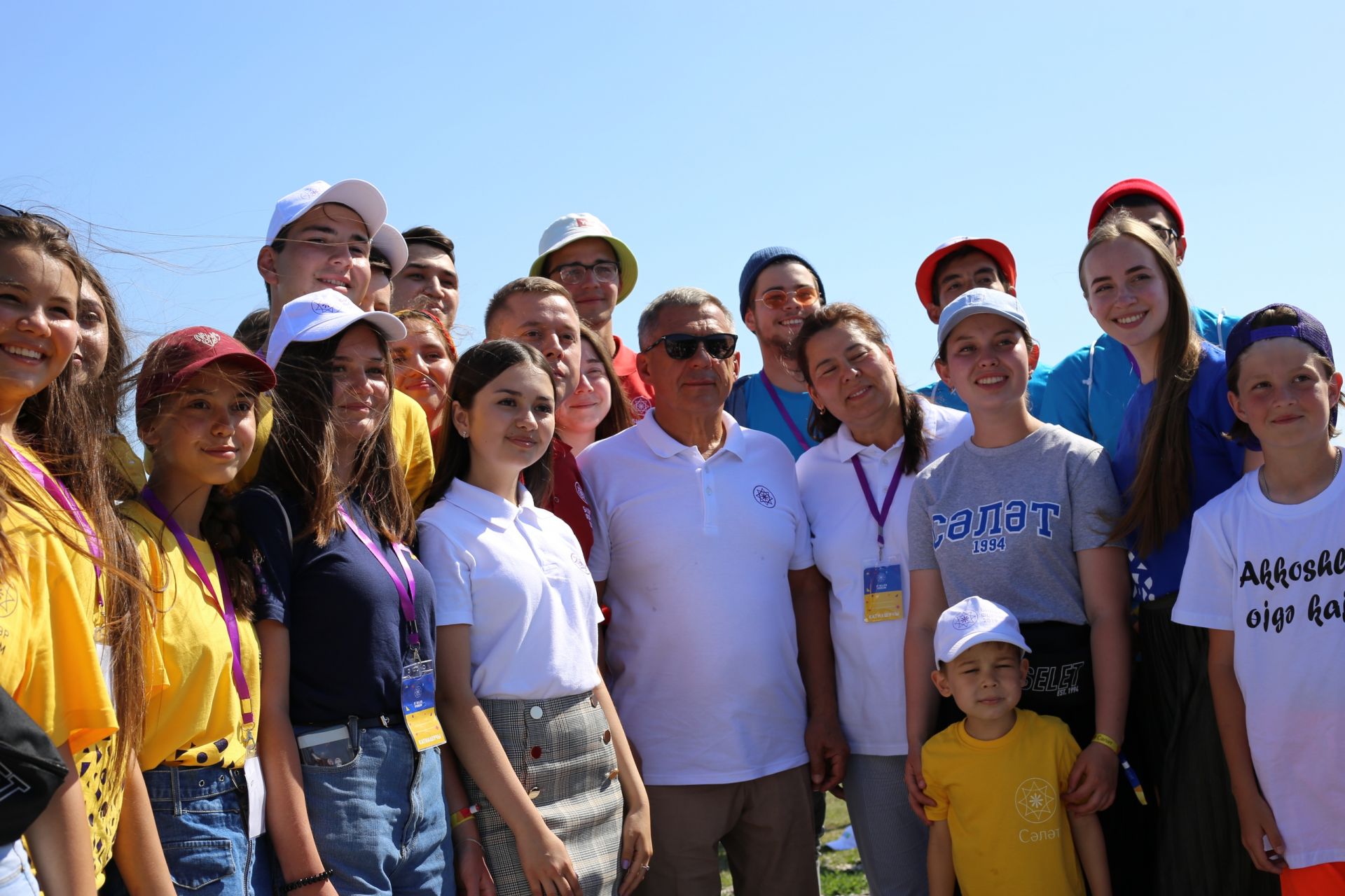 Фоторепортаж: Президент Татарстана Рустам Минниханов посетил Международный молодежный форум «Сэлэт» в Билярске