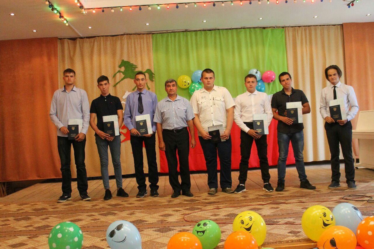 Студенты Алексеевского аграрного колледжа получили дипломы