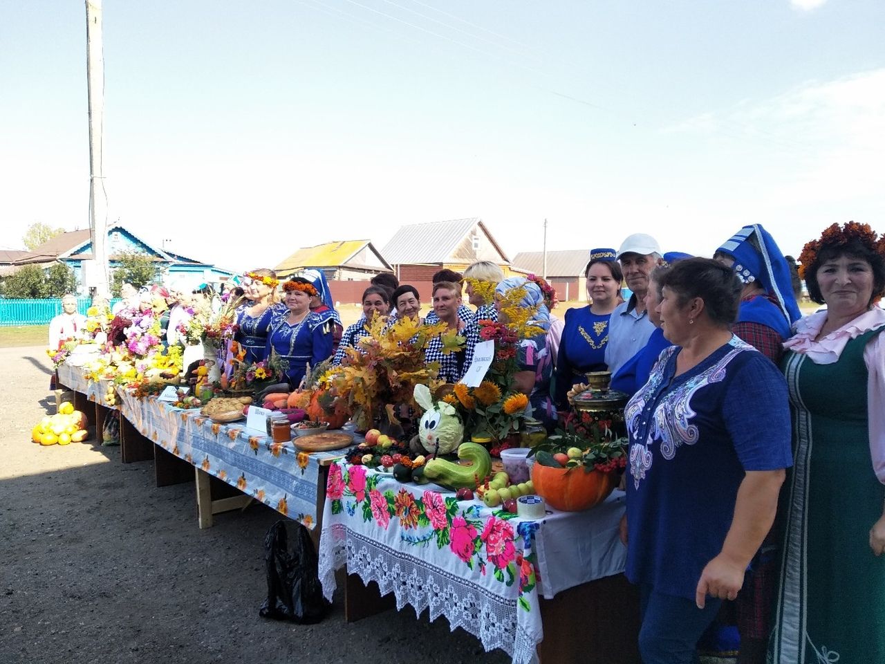 В Кр.Баране проходит осенний праздник дружбы "Хоровод нового урожая"