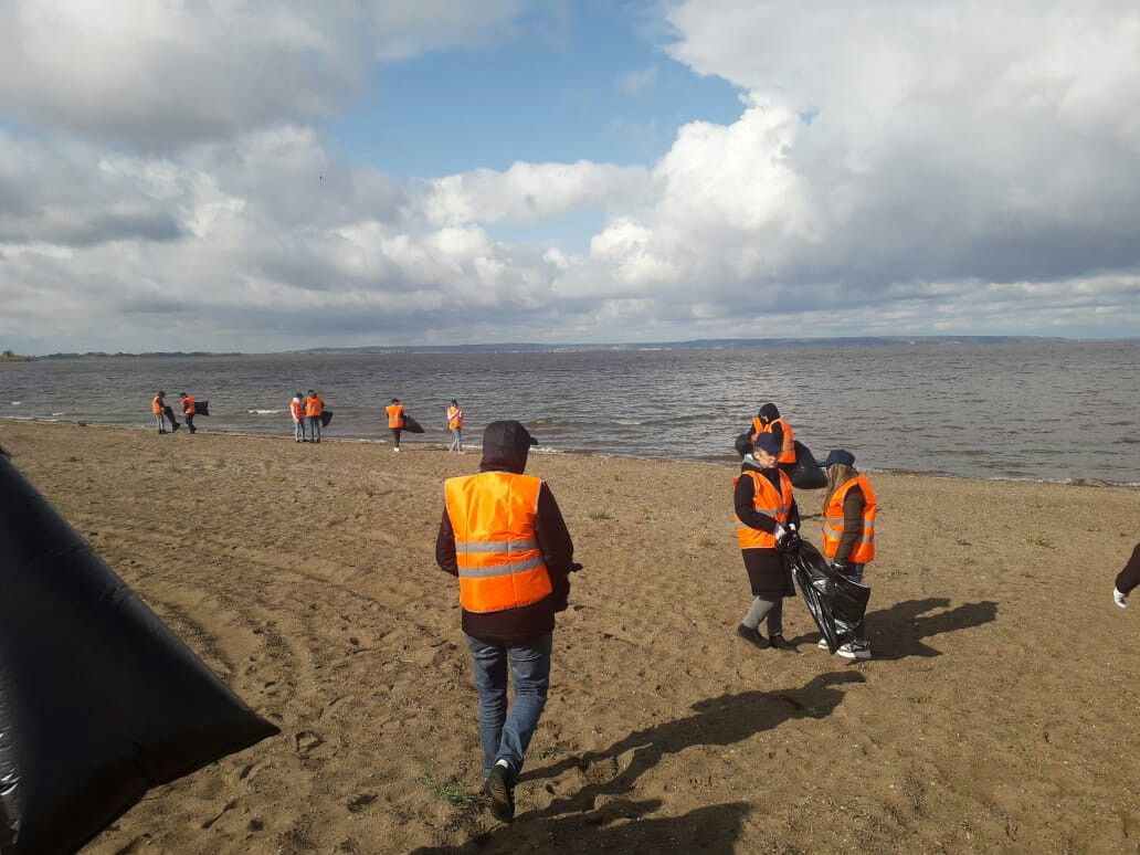 В Алексеевском и Лебяжье состоялась федеральная  экологическая акция по очистке берега Камы